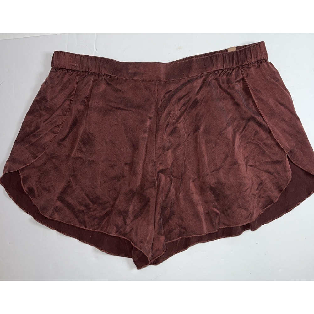 lunya silk Sleep Shorts in burgundy